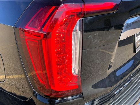 Used 2023 GMC Yukon SLT image 29