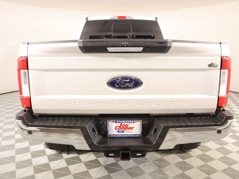 Used 2017 Ford F250 Lariat w/ Chrome Package image 21