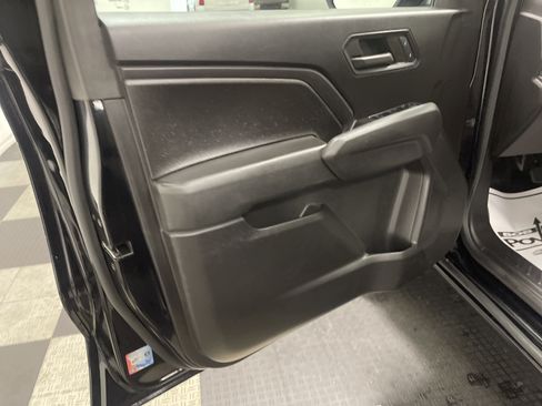 Used 2023 Chevrolet Colorado W/T RWD image 10