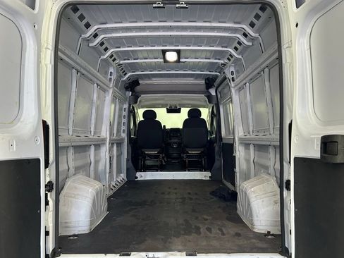 Used 2024 RAM ProMaster 2500 w/ Convenience Group FWD image 14