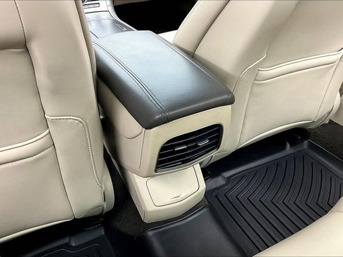 Used 2020 Lincoln MKZ w/ Convenience Package FWD image 31