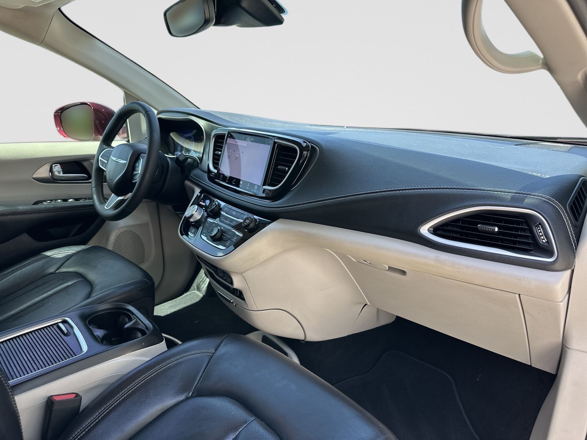 Used 2022 Chrysler Pacifica Touring-L AWD/4WD image 28