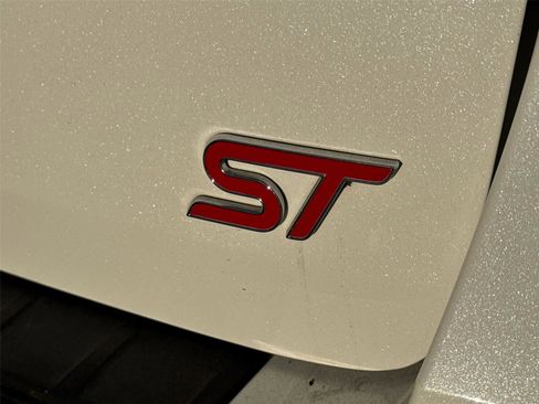 Certified 2021 Ford Explorer ST w/ Equipment Group 401A image 15