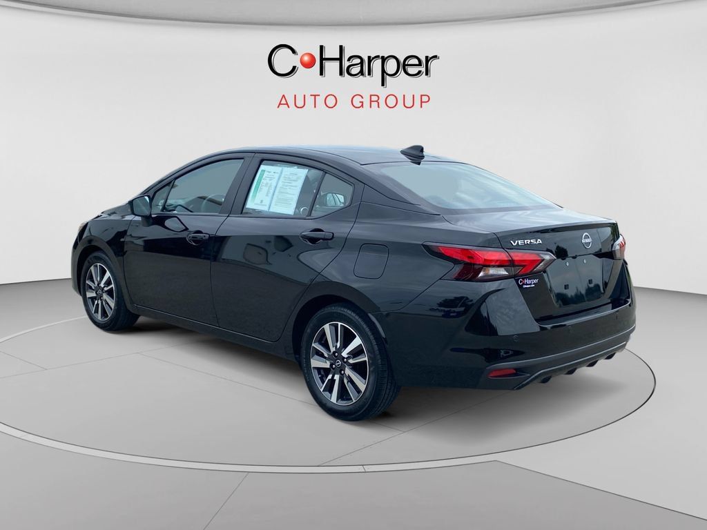 Used 2025 Nissan Versa SV FWD image 5