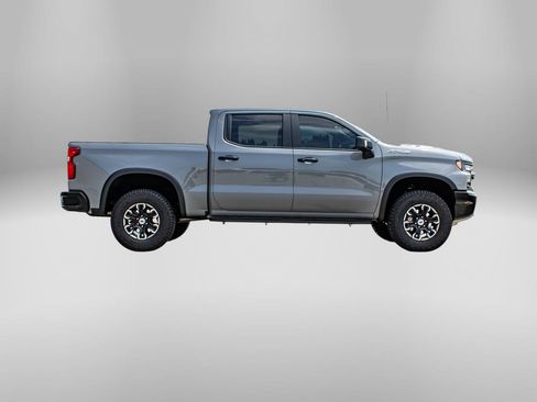 Used 2024 Chevrolet Silverado 1500 ZR2 AWD/4WD image 2