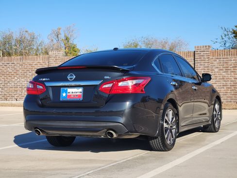 Used 2017 Nissan Altima 2.5 SL w/ 2.5 Technology Package image 6