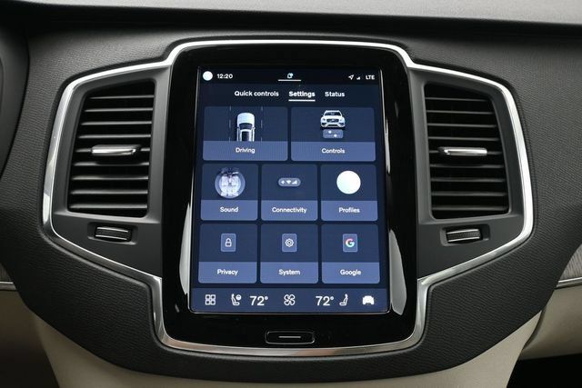 Used 2023 Volvo XC90 B6 Core w/ Protection Package Premier AWD/4WD image 16