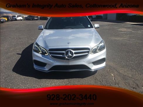 Used 2015 Mercedes-Benz E 400 Sedan image 2