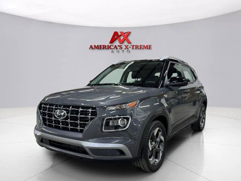 Used 2024 Hyundai Venue Limited FWD image 2