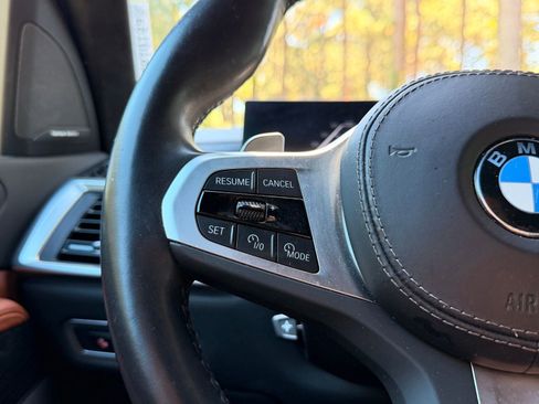 Used 2024 BMW X7 xDrive40i w/ M Sport Package AWD/4WD image 26