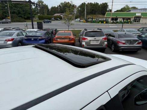 Used 2016 Toyota Tacoma Limited image 6