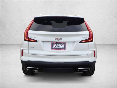 Used 2024 Cadillac XT4 Premium Luxury image 3