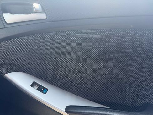 Used 2014 Hyundai Accent GS FWD image 32