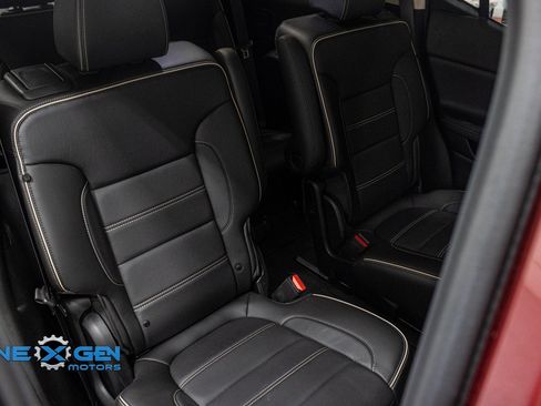 Used 2020 GMC Acadia Denali w/ Denali Ultimate Package image 36