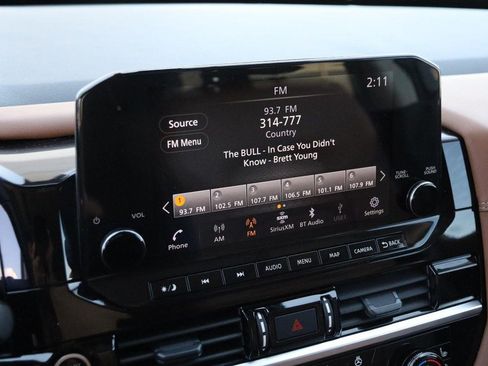 Used 2023 Nissan Pathfinder Platinum AWD/4WD image 19