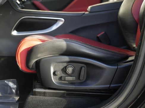 Used 2017 Jaguar F-PACE R-Sport image 33