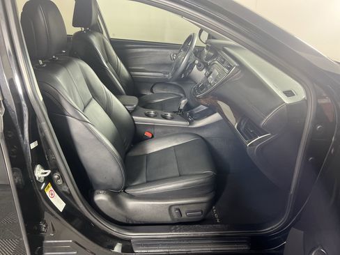 Used 2013 Toyota Avalon XLE Touring image 34