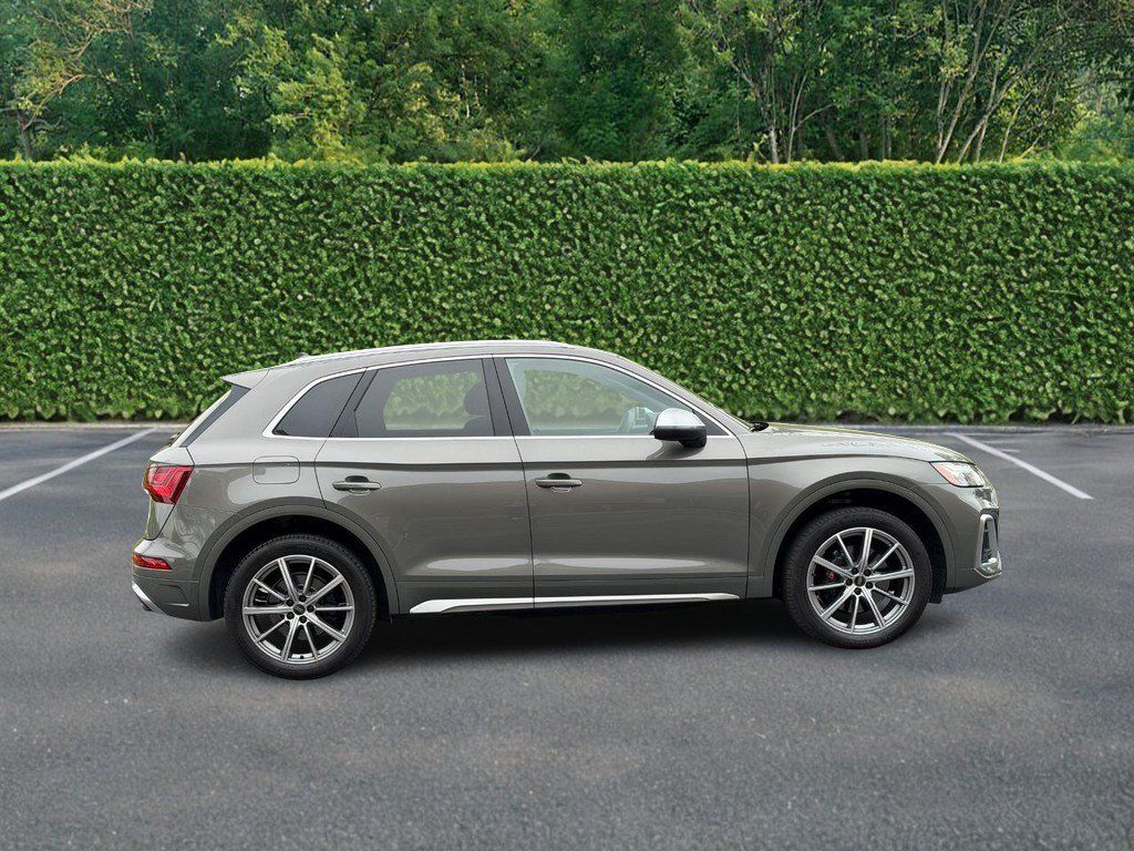 Used 2023 Audi SQ5 Premium Plus w/ Premium Plus Package AWD/4WD image 2