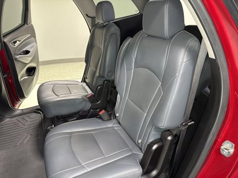 Used 2020 Buick Enclave Essence image 26