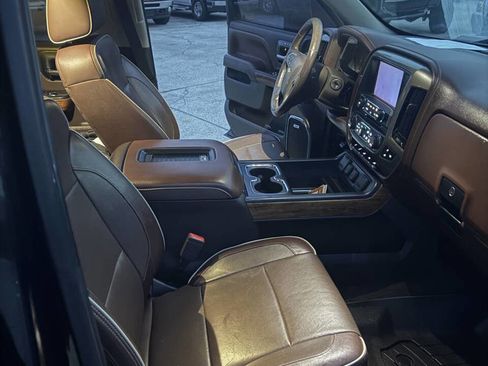 Used 2017 Chevrolet Silverado 1500 High Country image 18