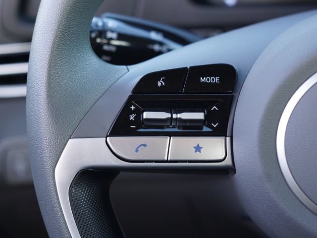 Used 2025 Hyundai Elantra Hybrid FWD image 18