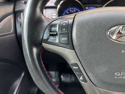 Used 2016 Hyundai Genesis Coupe 3.8 image 20