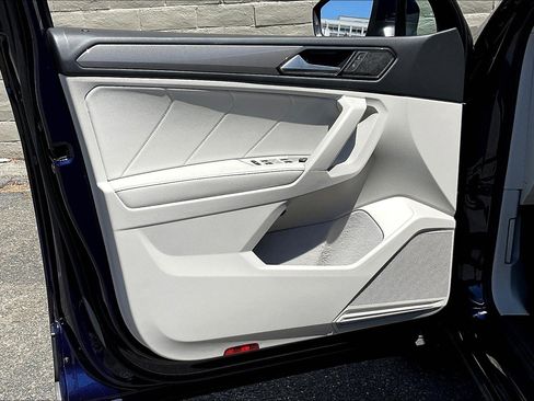 Certified 2022 Volkswagen Tiguan SE w/ Panoramic Sunroof Package image 22