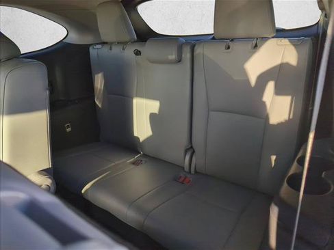 Used 2023 Toyota Highlander Platinum FWD image 24