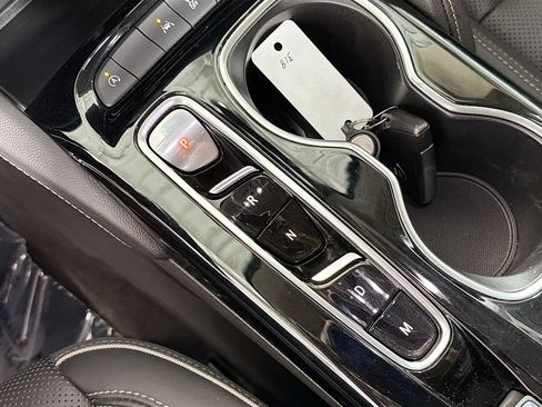 Used 2023 Buick Envision Essence FWD image 18
