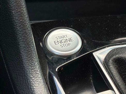 Used 2024 Volkswagen Taos SE image 13