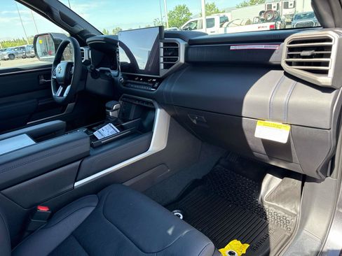 New 2026 Toyota Tundra Platinum w/ Tow Tech Package AWD/4WD image 18