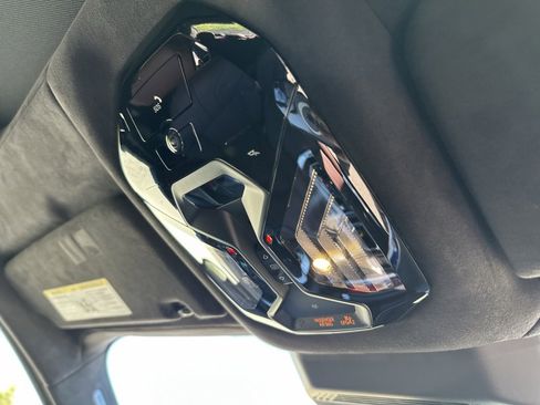 Used 2025 BMW 740i xDrive w/ Executive Package image 32