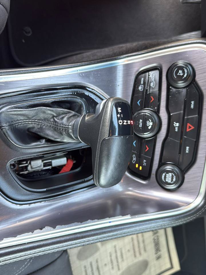 Used 2015 Dodge Challenger SXT RWD image 18