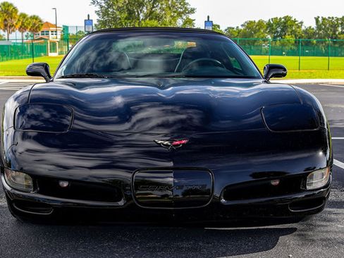 Used 1998 Chevrolet Corvette Convertible w/ Memory Pkg RWD image 21