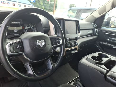 Used 2022 RAM 1500 Laramie AWD/4WD image 14