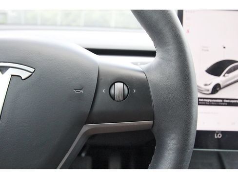 Used 2023 Tesla Model 3 Standard Range RWD image 18