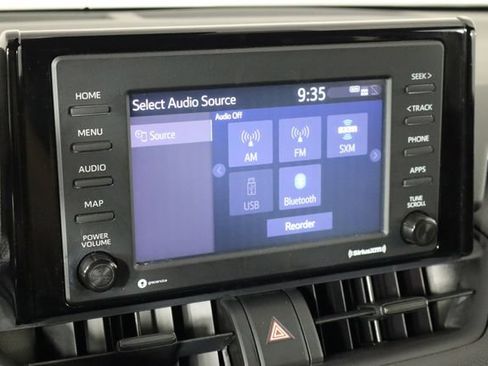 Used 2020 Toyota RAV4 LE FWD image 28