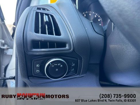 Used 2018 Ford Focus SEL FWD image 12