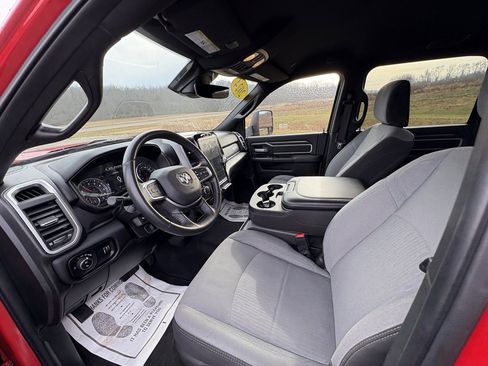 Used 2024 RAM 2500 Big Horn w/ Safety Group image 33