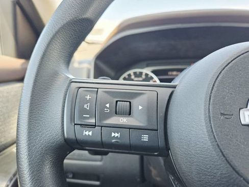 Used 2023 Nissan Rogue S AWD/4WD image 15