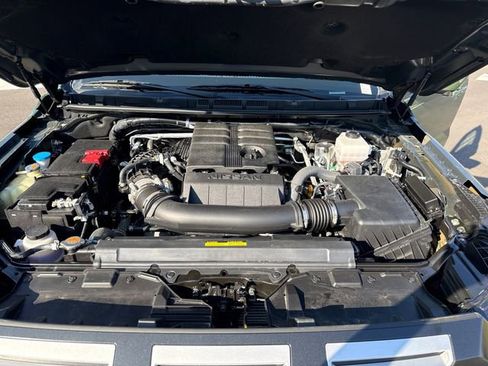Used 2025 Nissan Frontier PRO-4X w/ Pro Premium Package image 18