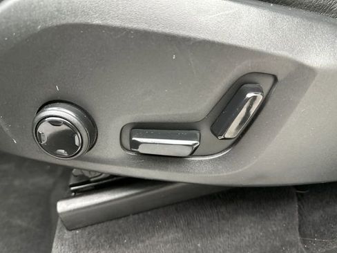 Used 2016 Volvo XC90 T6 Momentum w/ Momentum Plus Package image 12