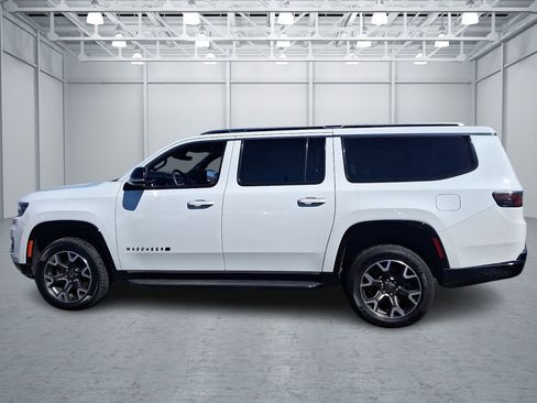 Used 2024 Jeep Wagoneer L Series III w/ Flexible Seating Group image 2