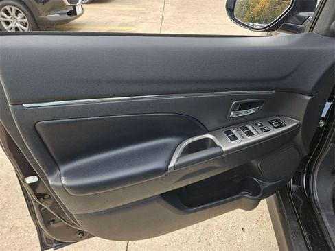 Used 2025 Mitsubishi Outlander Sport SE image 13