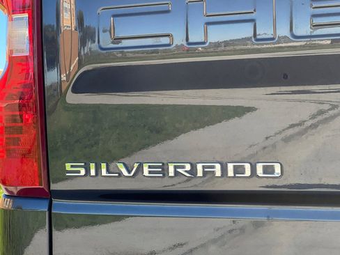 Used 2022 Chevrolet Silverado 1500 LT AWD/4WD image 26