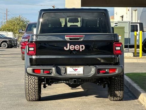 New 2026 Jeep Gladiator Rubicon w/ Steel Power Dome Hood Package AWD/4WD image 8