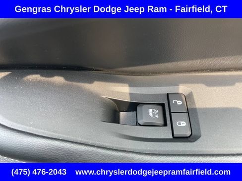 Certified 2023 Jeep Grand Cherokee Limited w/ Luxury Tech Group II AWD/4WD image 17