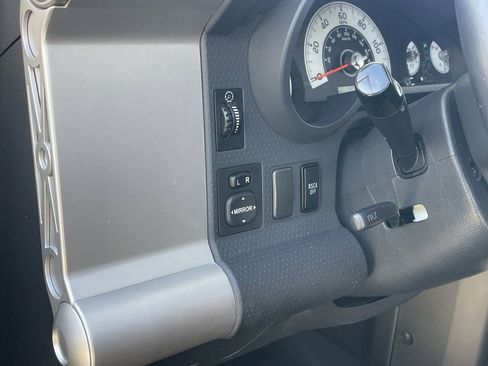 Used 2014 Toyota FJ Cruiser 4WD w/ Upgrade Package image 6