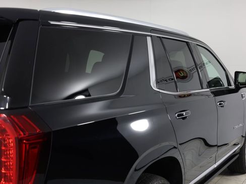 Used 2021 GMC Yukon Denali w/ Denali Premium Package AWD/4WD image 48