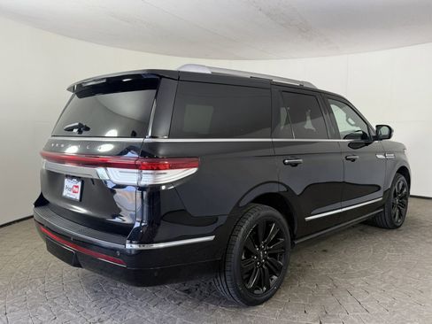 Used 2023 Lincoln Navigator Reserve AWD/4WD image 9
